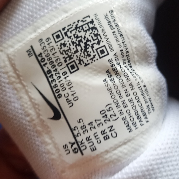 Nike Air Max 95 White Metallic Silver (GS) 905348-104 - Picture 2 of 12